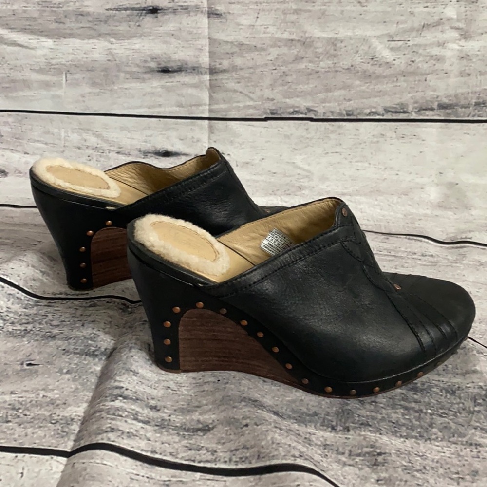 Ugg clogs.